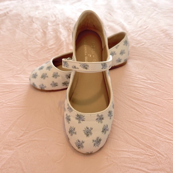 EdgeHill Collections White with Blue Flower Dress Shoes - Picture 1 of 5